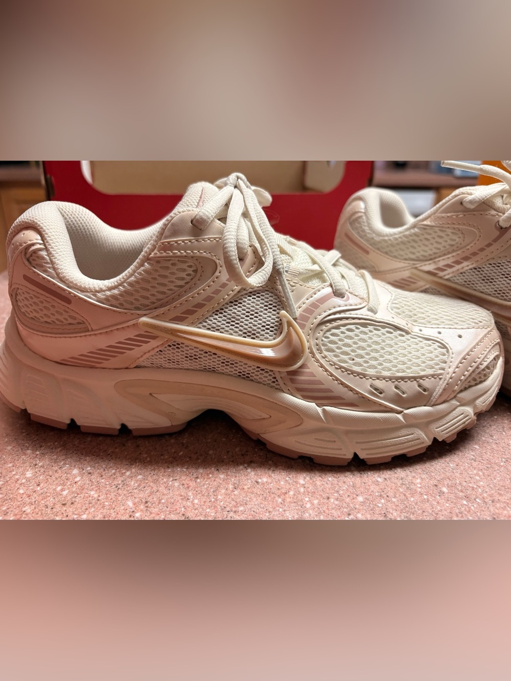 Nike V5 RNR “Soft Pearl / Particle Pink” Women’s 7.5 🌸